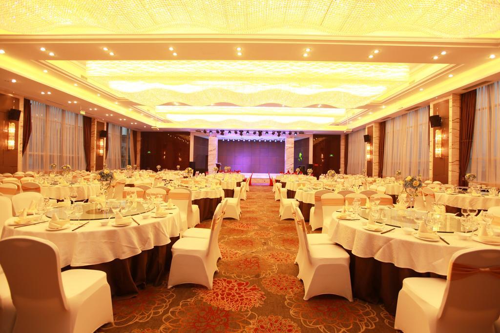 Chengdu Rising Butterfly Hotel Dış mekan fotoğraf