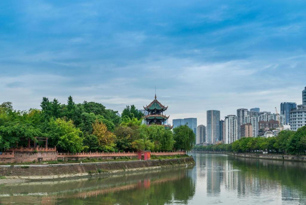 Chengdu Rising Butterfly Hotel Dış mekan fotoğraf