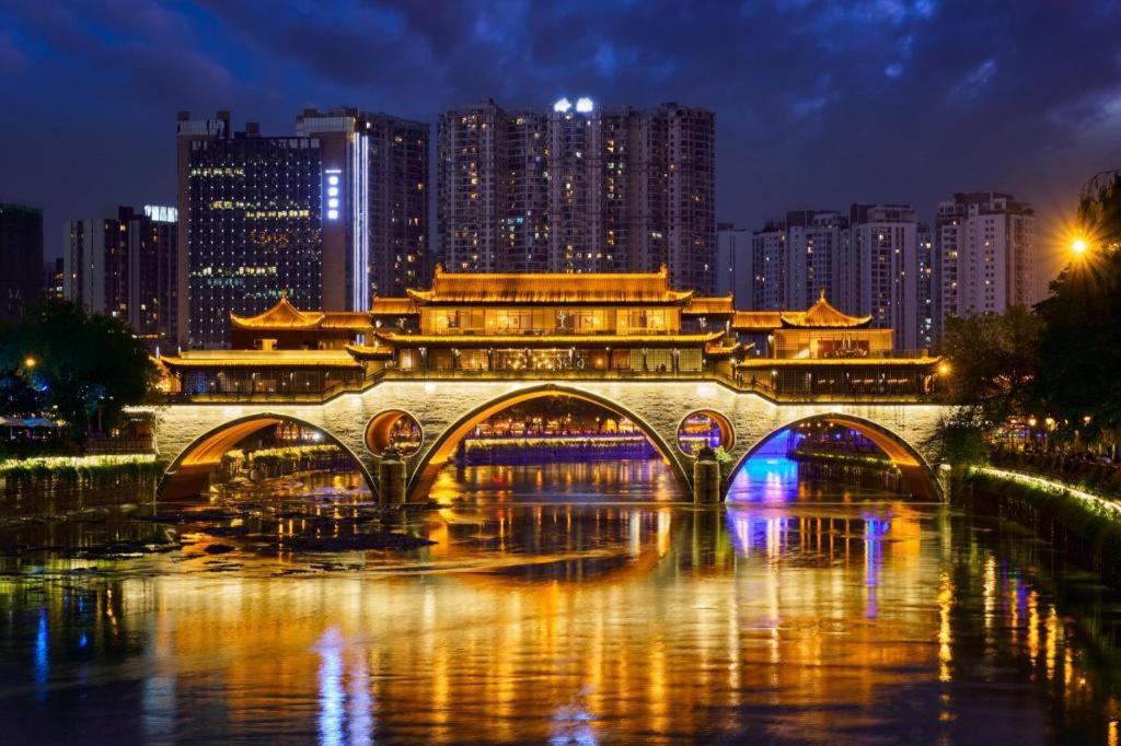 Chengdu Rising Butterfly Hotel Dış mekan fotoğraf