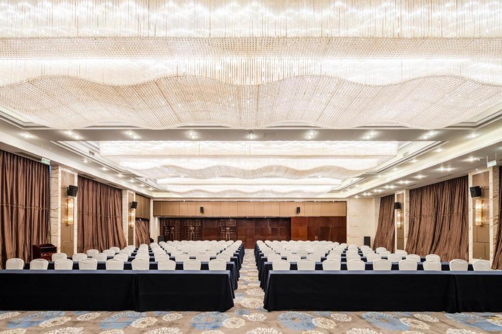 Chengdu Rising Butterfly Hotel Dış mekan fotoğraf