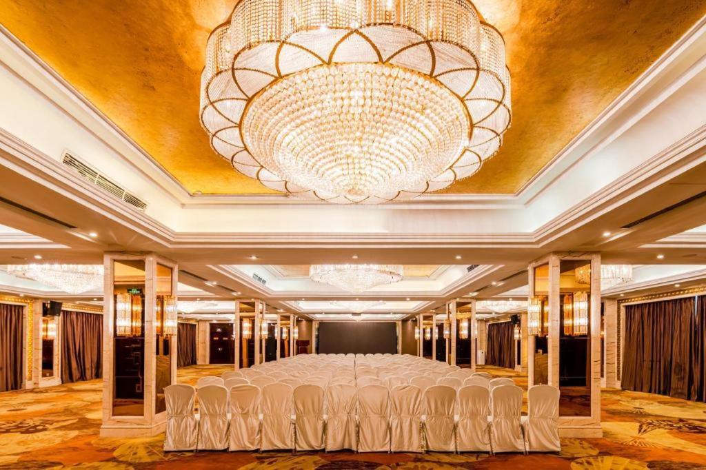 Chengdu Rising Butterfly Hotel Dış mekan fotoğraf