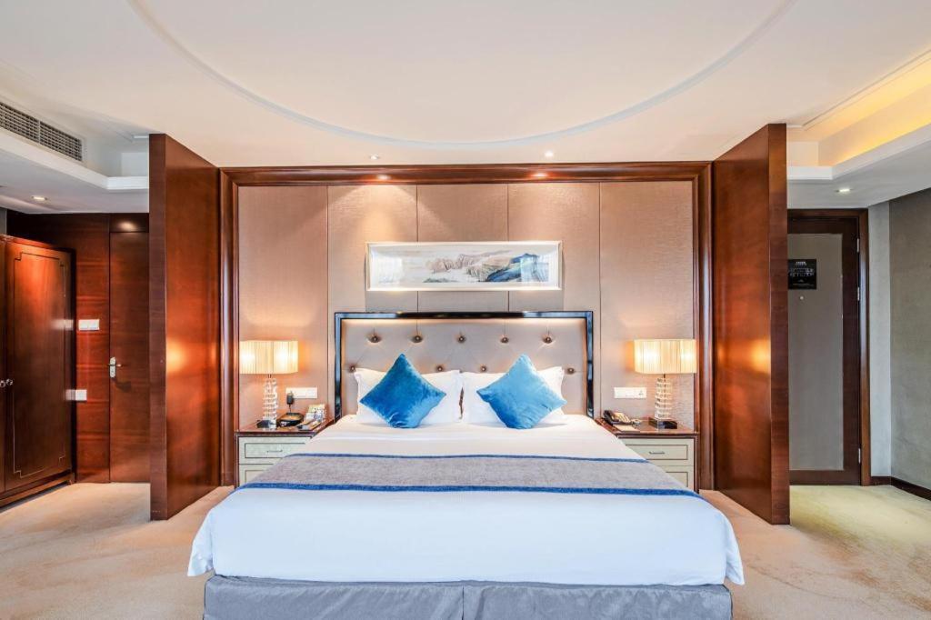 Chengdu Rising Butterfly Hotel Dış mekan fotoğraf