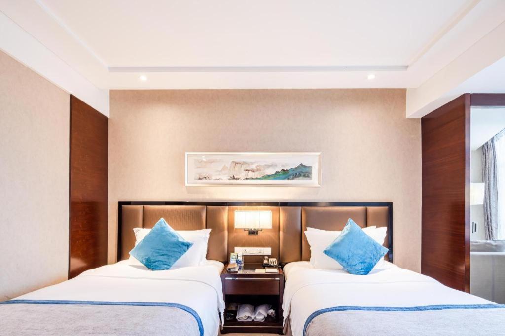 Chengdu Rising Butterfly Hotel Dış mekan fotoğraf