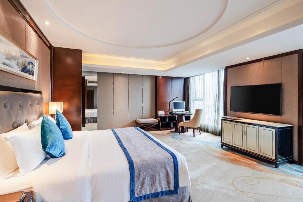 Chengdu Rising Butterfly Hotel Dış mekan fotoğraf