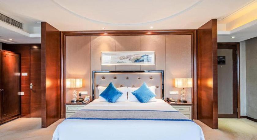 Chengdu Rising Butterfly Hotel Dış mekan fotoğraf