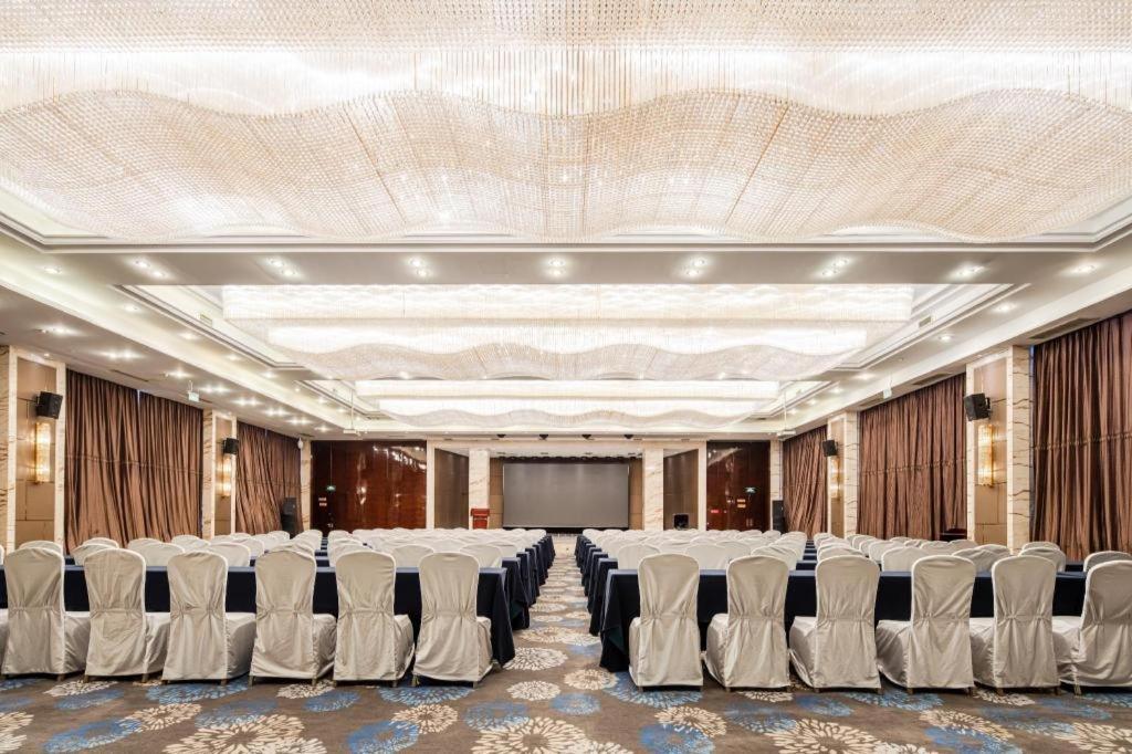 Chengdu Rising Butterfly Hotel Dış mekan fotoğraf